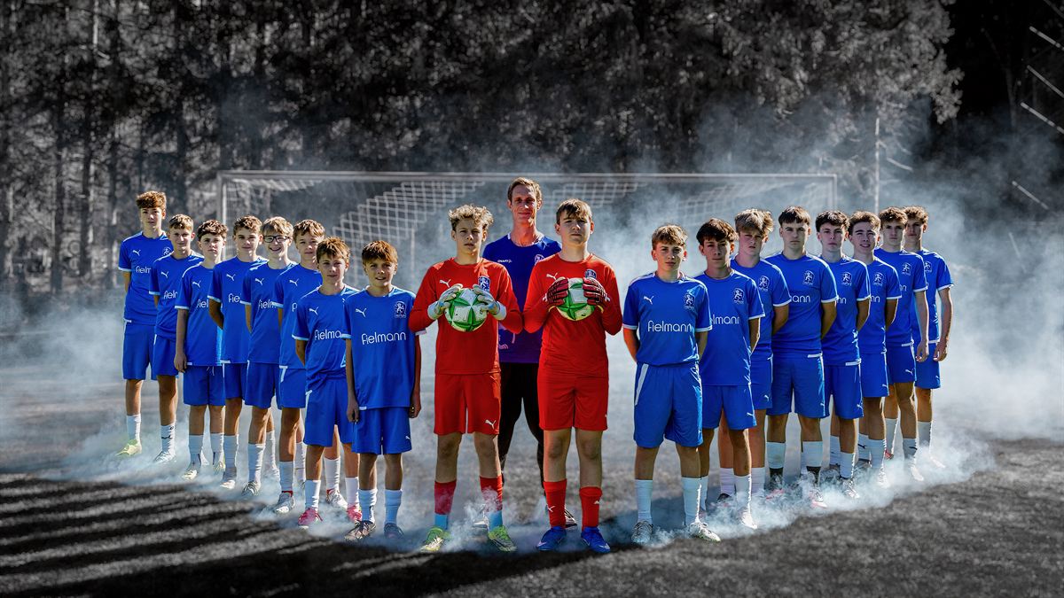 U15